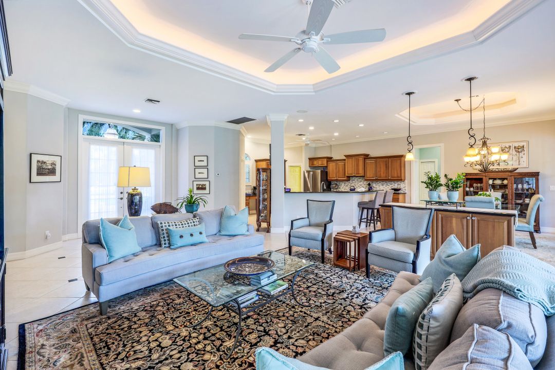 8072 Tiger Lily Dr, Naples, FL 34113