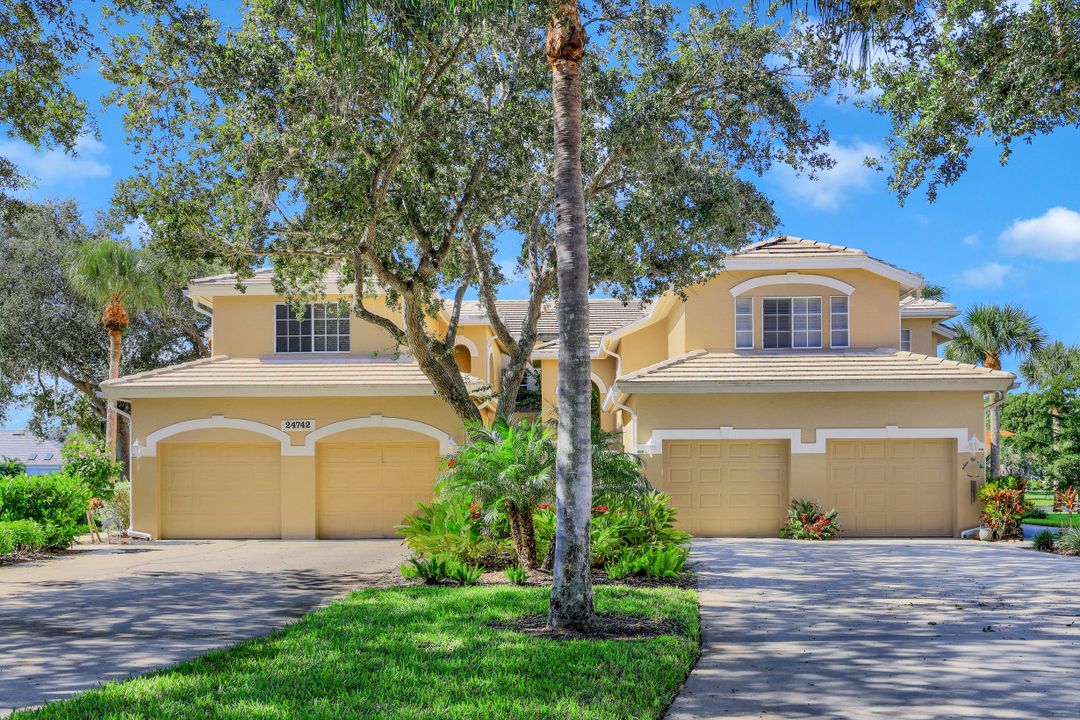 24742 Lakemont Cove Ln #101, Bonita Springs, FL 34134