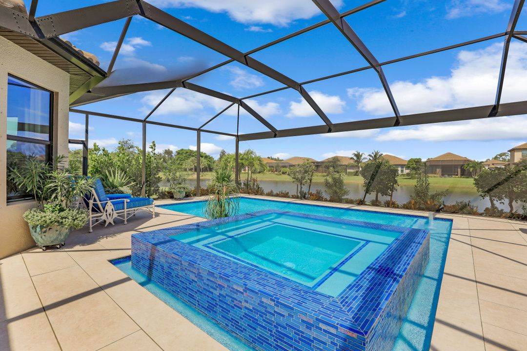 8669 Dilillo Ct, Naples, FL 34119