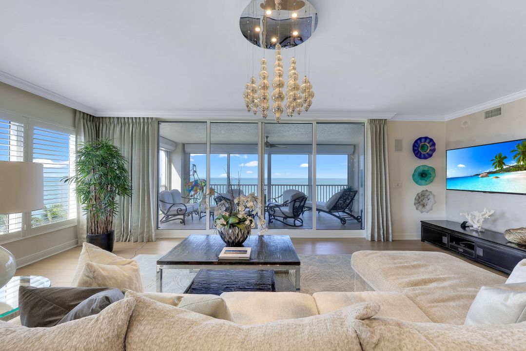 9235 Gulf Shore Dr #501, Naples, FL 34108