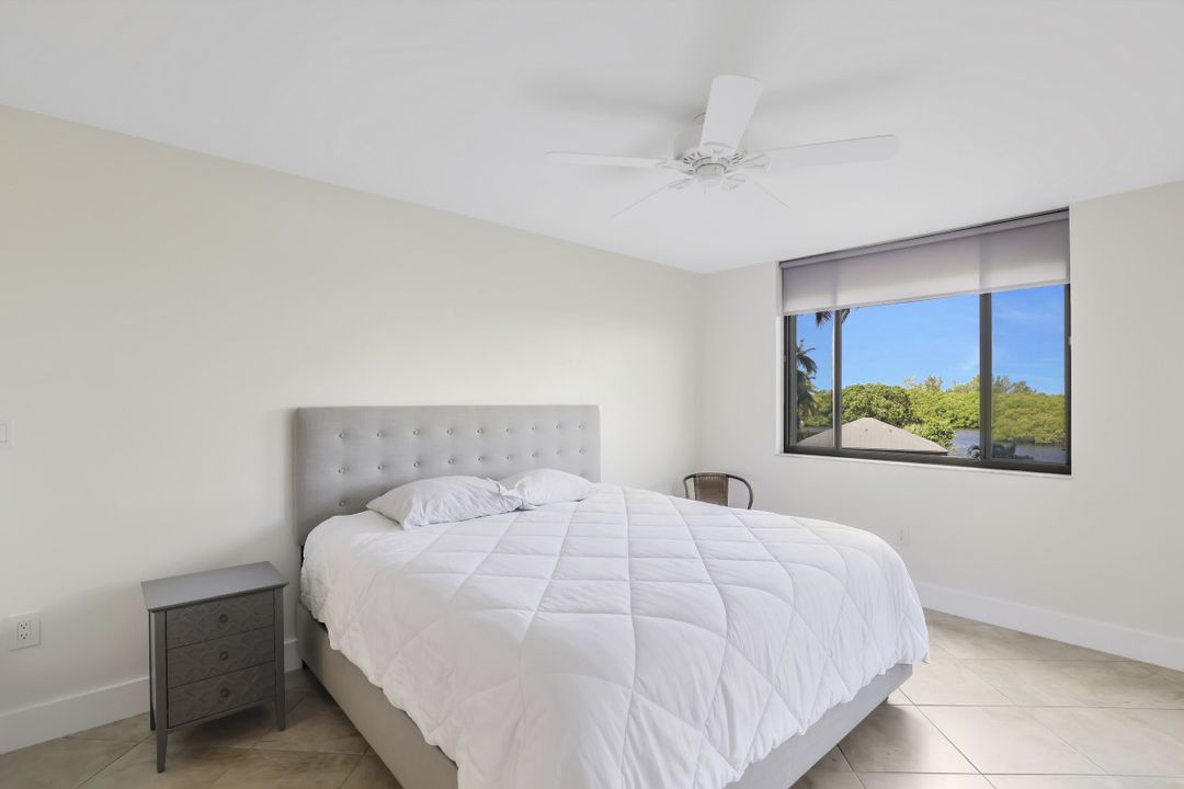 17 Bluebill Ave #104, Naples, FL 34108