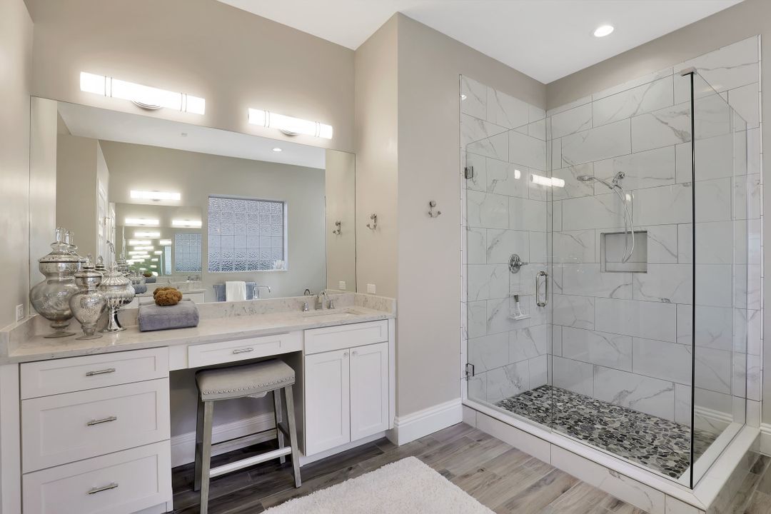 8761 Hideaway Harbor Ct, Naples, FL 34120