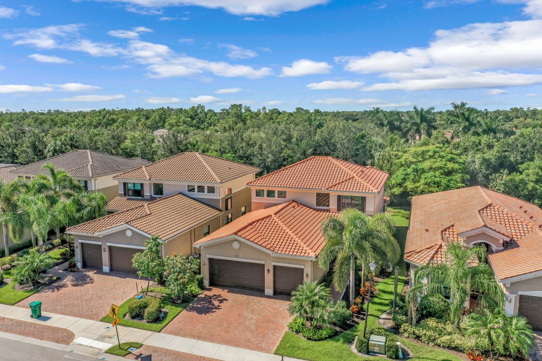 3183 Pacific Dr, Naples, FL 34119