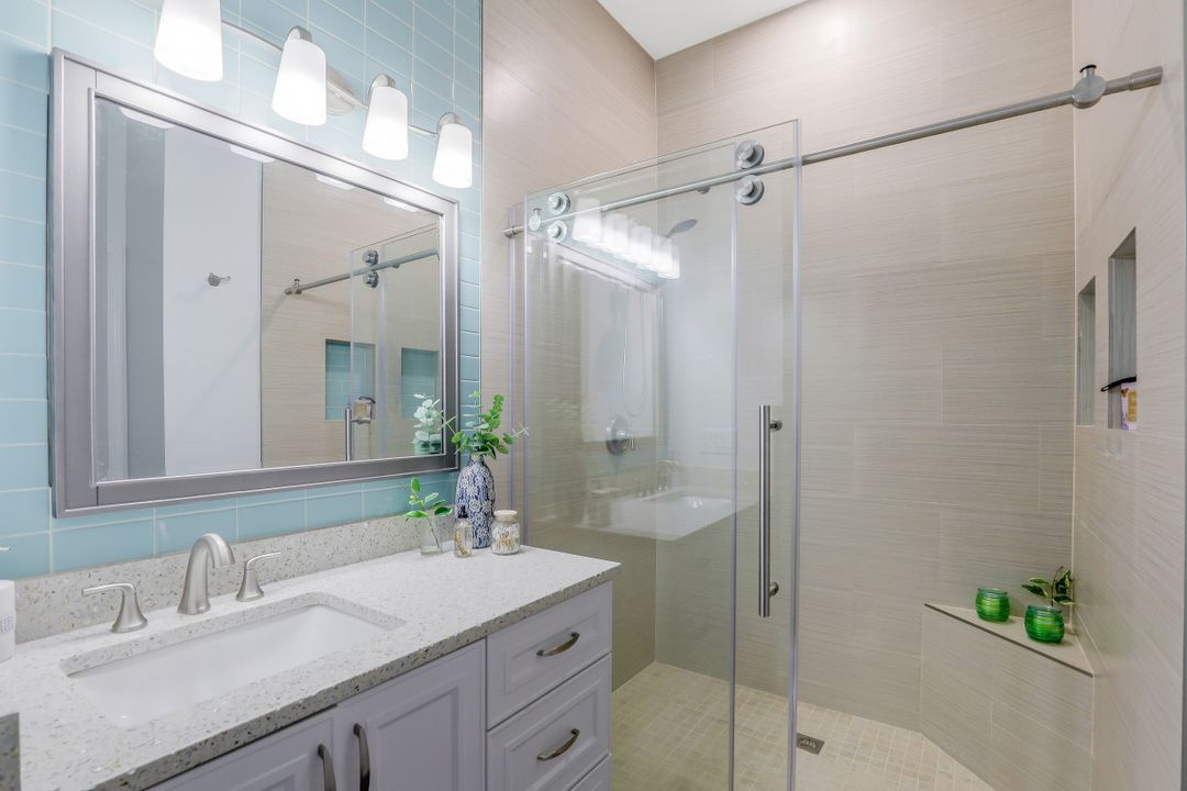 1006 Mainsail Dr #222, Naples, FL 34114