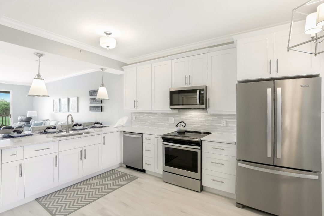 3780 Sawgrass Way #3325, Naples, FL 34112