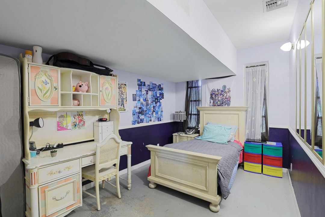 2690 64th St SW, Naples, FL 34105