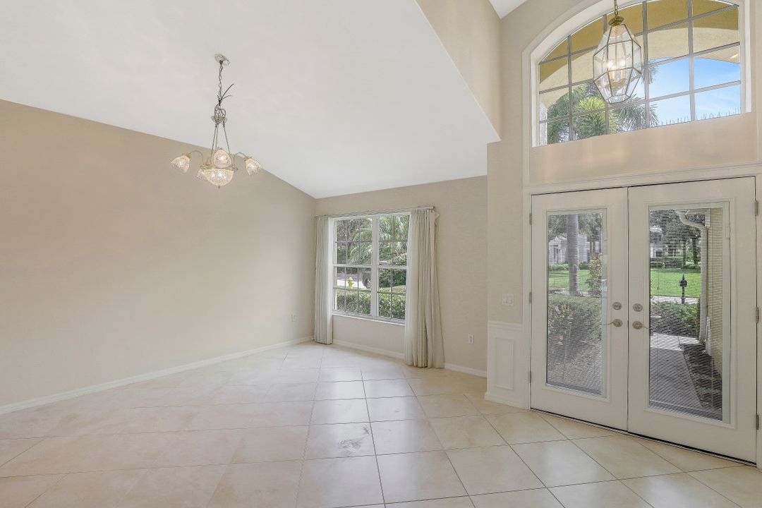 9224 Spring Run Blvd, Bonita Springs, FL 34135