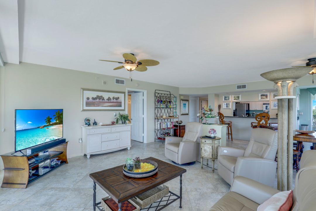 25 Bluebill Ave #201, Naples, FL 34108