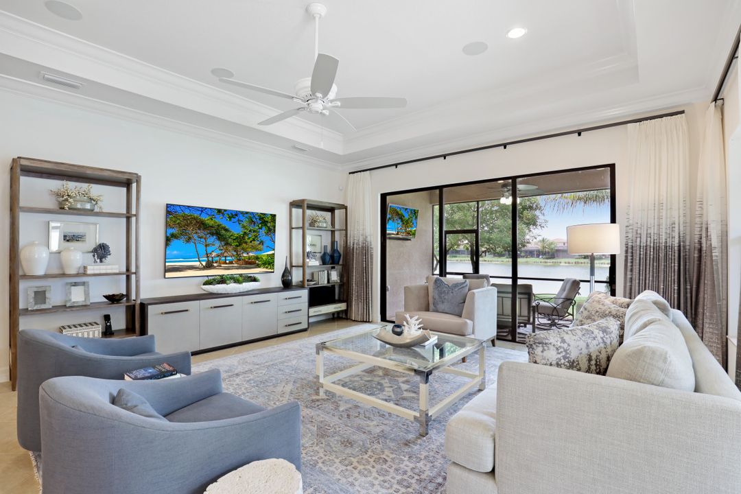 13719 Luna Dr, Naples, FL 34109