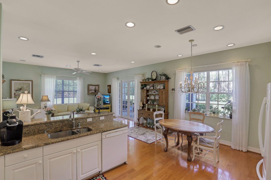 5760 Golden Oaks Ln, Naples, FL 34119