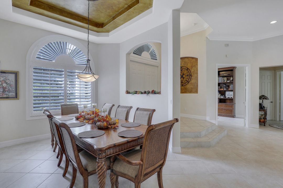 562 14th St SE, Naples, FL 34102