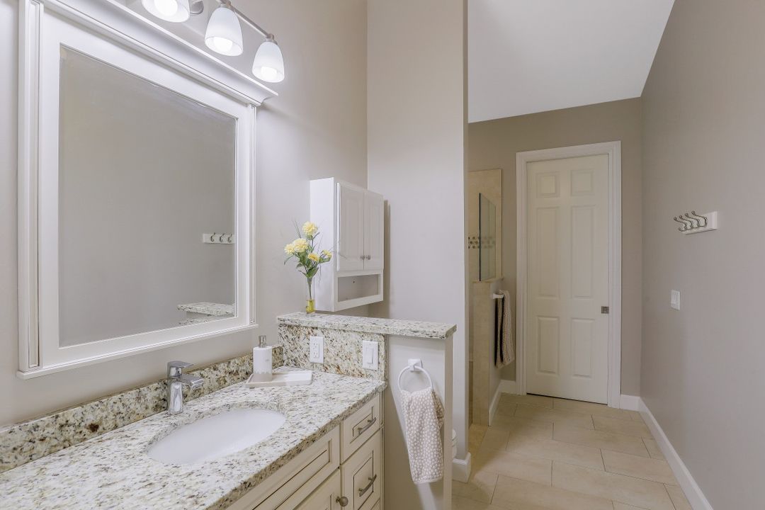 762 Hickory Rd, Naples, FL 34108