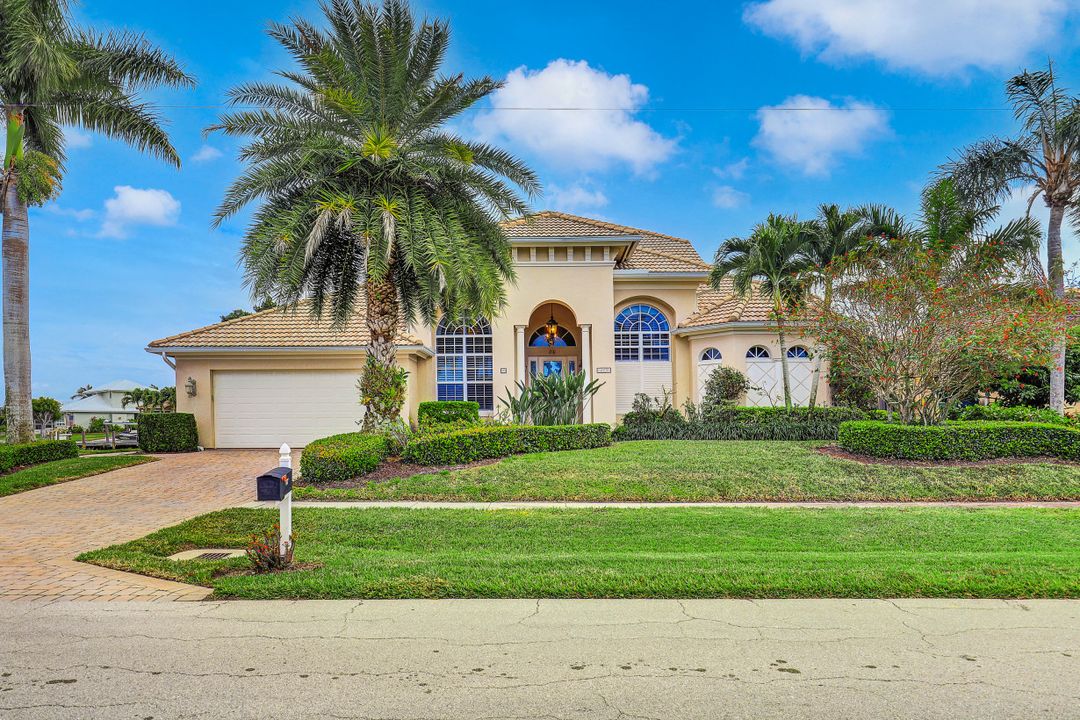 99 Gulfport Ct, Marco Island, FL 34145
