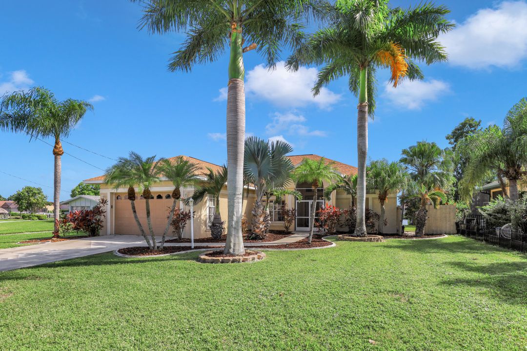 1745 SE 44th Terrace, Cape Coral, FL 33904