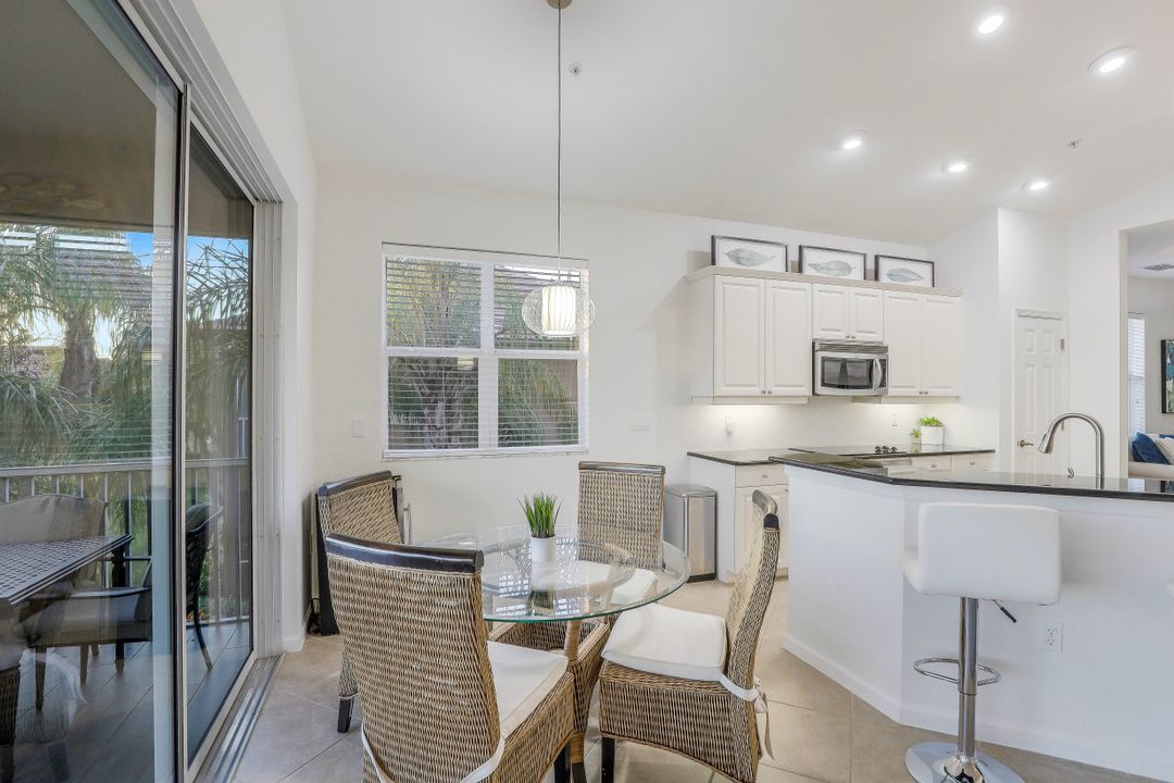 6682 Alden Woods Cir #202, Naples, FL 34113