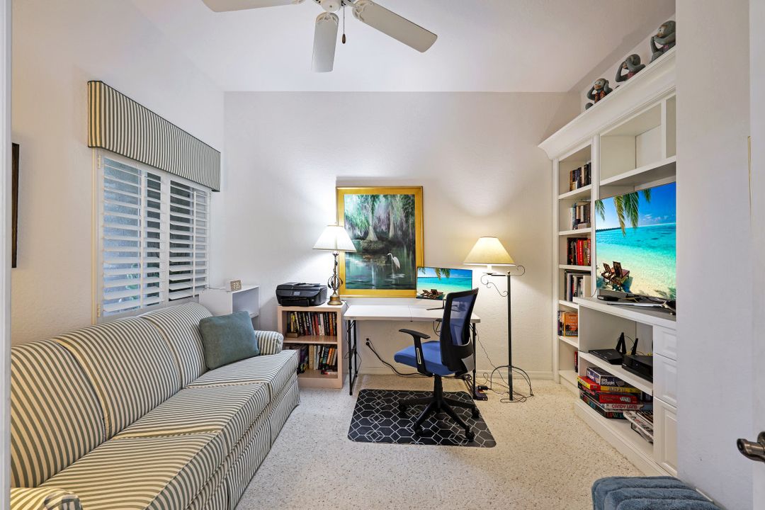 7606 Pebble Creek Cir #304, Naples, FL 34108