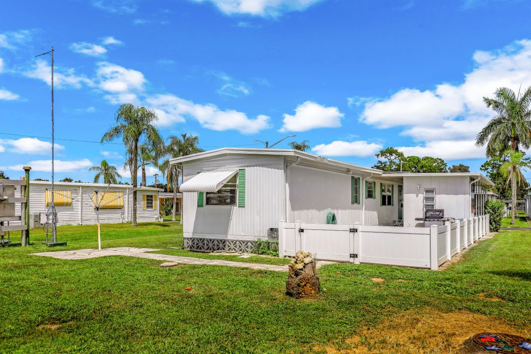 818 Homefolks St, North Fort Myers, FL 33917