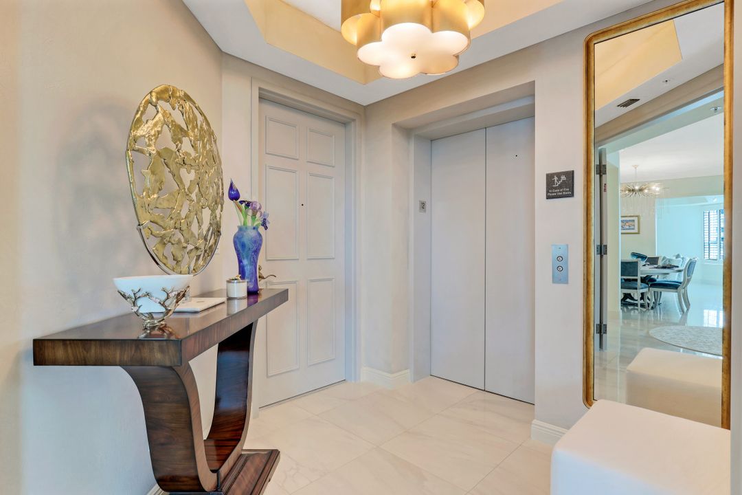 285 Grande Way #1204, Naples, FL 34110