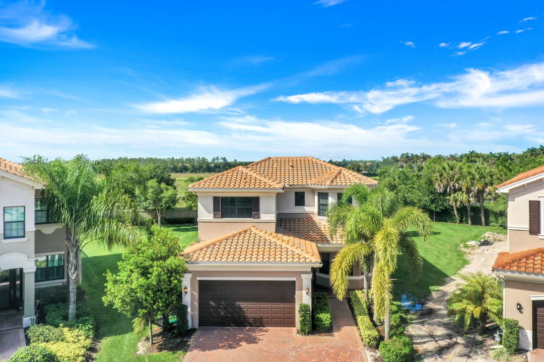 4167 Crescent Ct, Naples, FL 34119