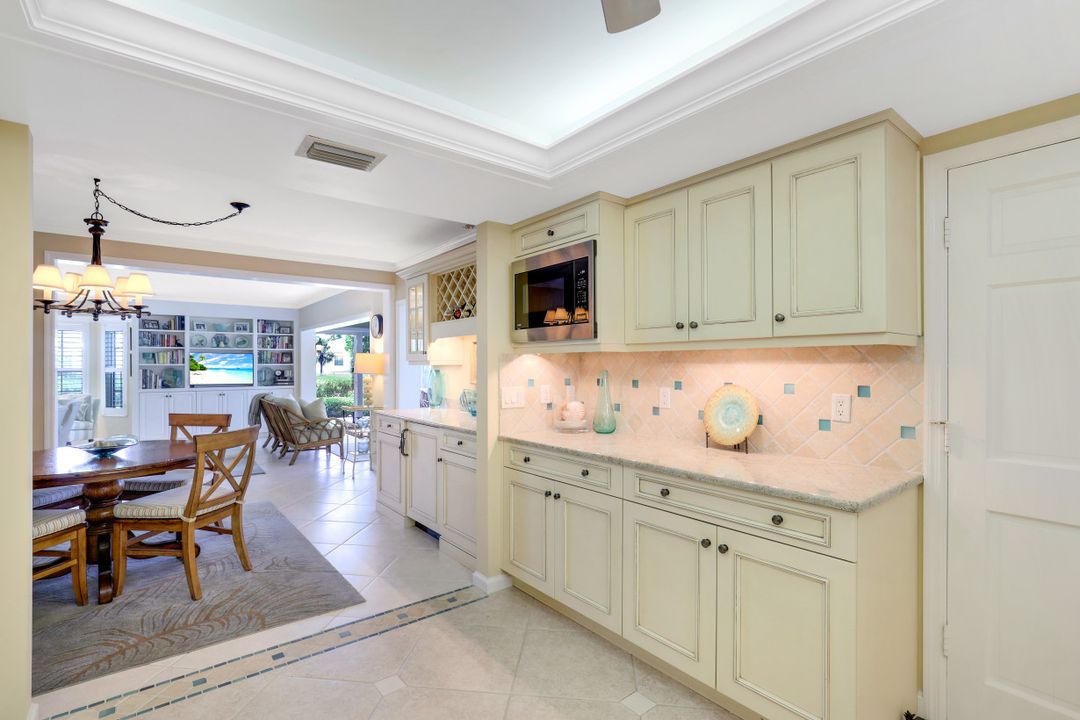 2701 Gulf Shore Blvd N, Villa #3, Naples, FL 34103