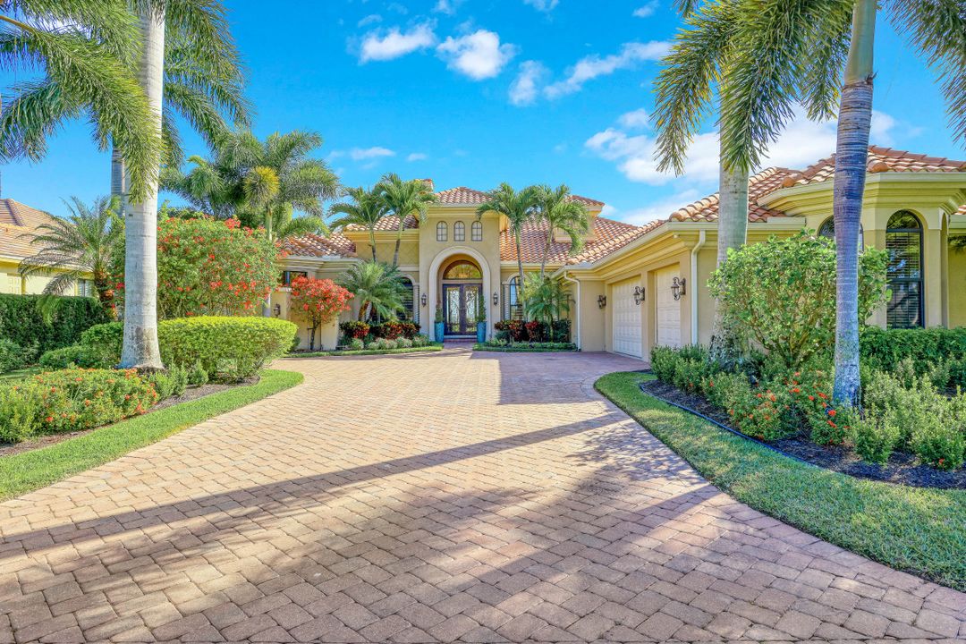 9214 Marble Stone Dr, Naples, FL 34120