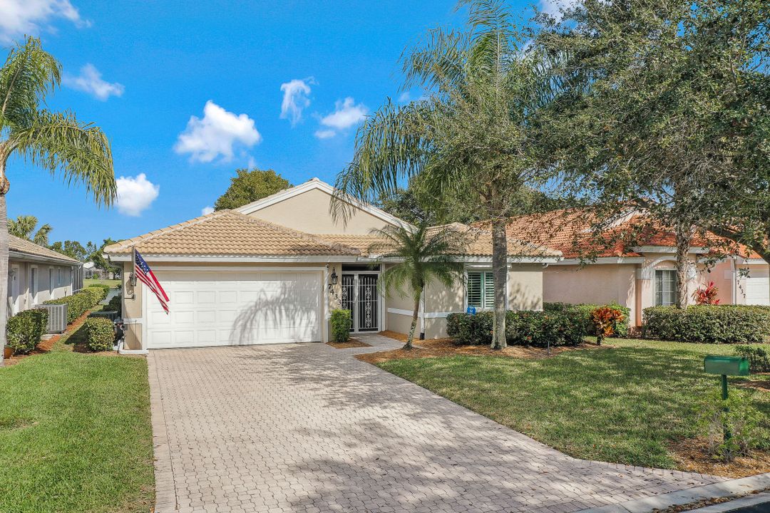 7433 Meldin Ct, Naples, FL 34104