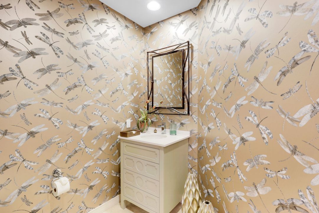 435 Dockside Dr #PH-02, Naples, FL 34110