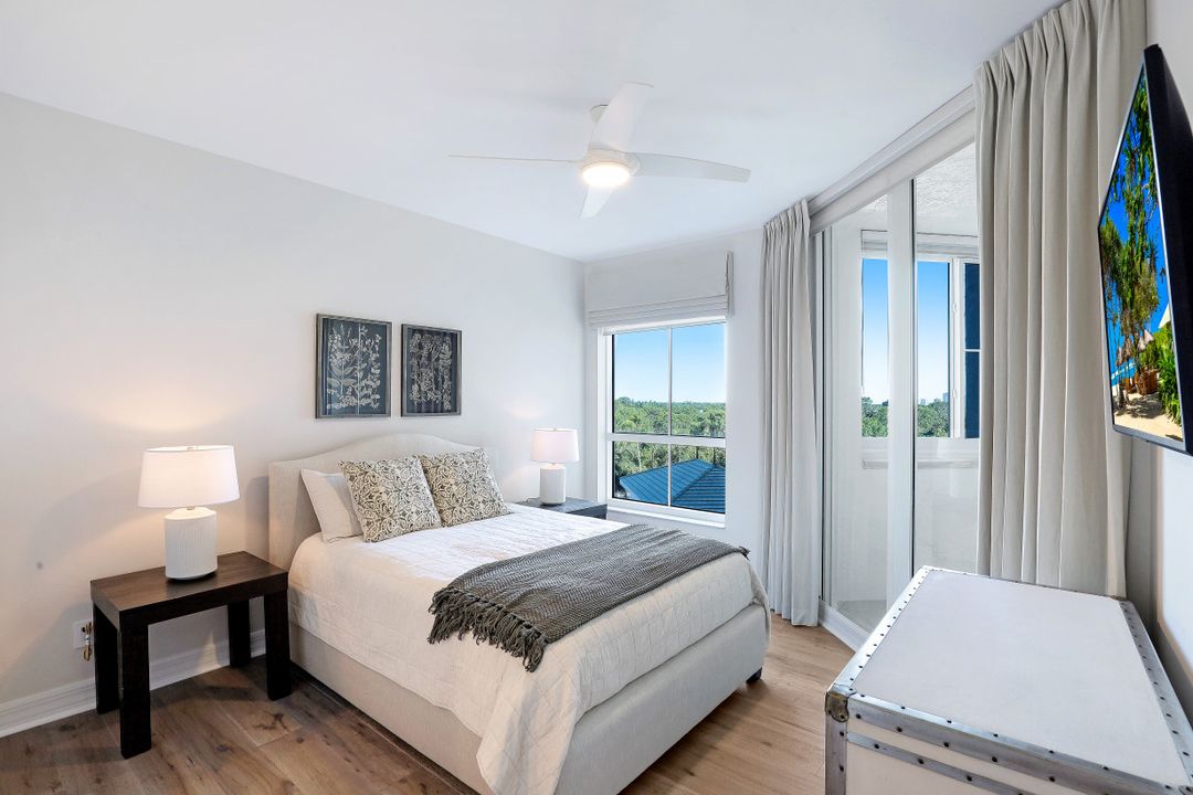 295 Grande Way #404, Naples, FL 34110