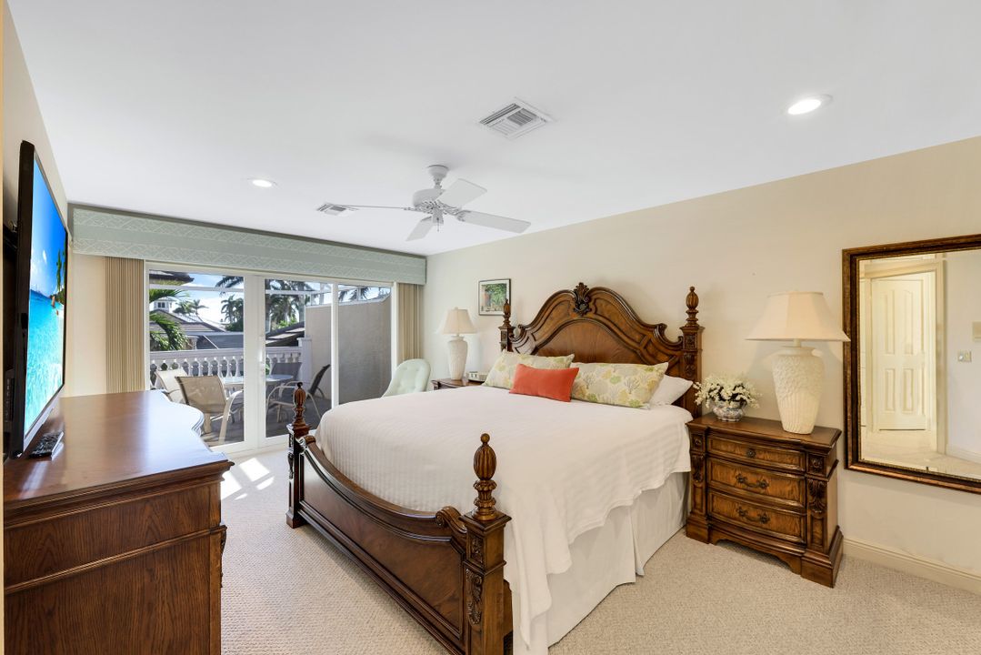 856 Inlet Dr, Marco Island, FL 34145