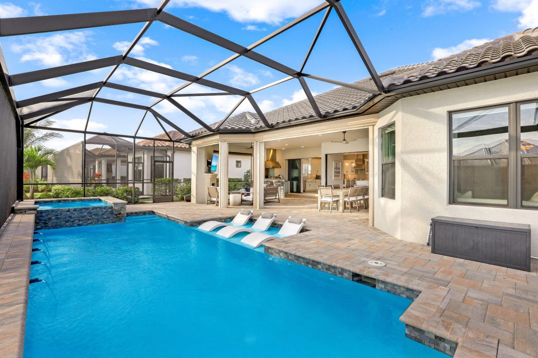 3258 Belon Ln, Naples, FL 34114