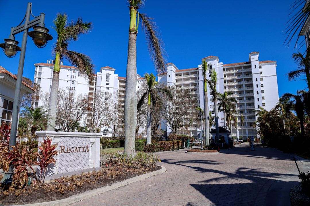 400 Flagship Dr, Naples, FL 34108