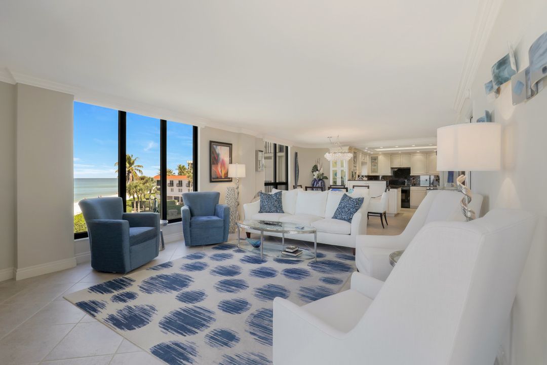 3215 Gulf Shore Blvd N #205, Naples, FL 34103