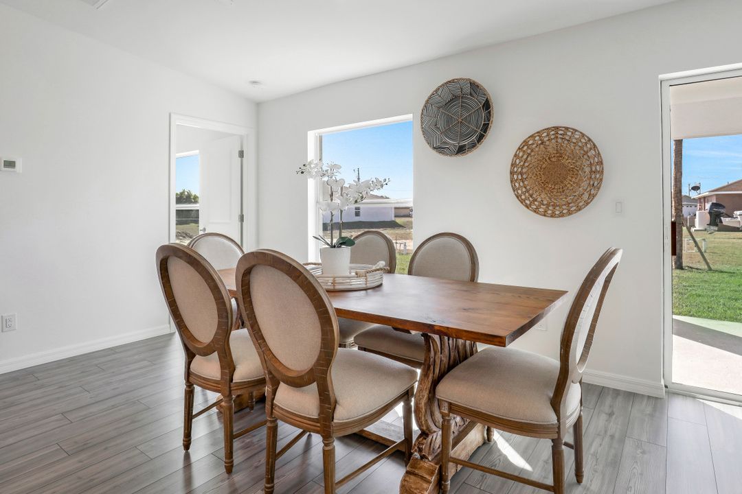 208 NW 28th Terrace, Cape Coral, FL 33993