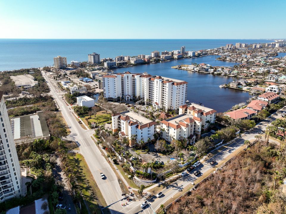 400 Flagship Dr, Naples, FL 34108