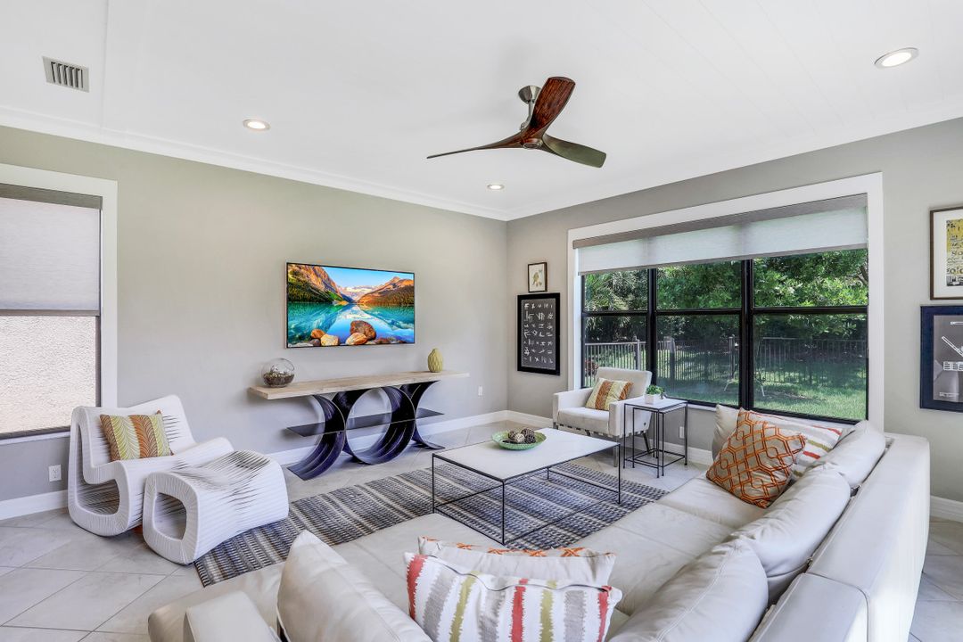 3054 Hudson Terrace, Naples, FL 34119