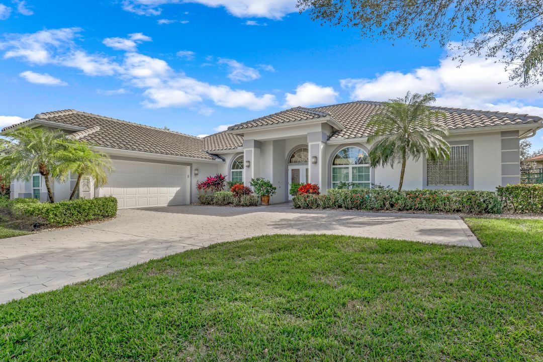 2104 Imperial Cir, Naples, FL 34110