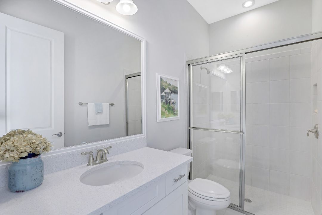 8458 Sevilla Ct, Naples, FL 34114