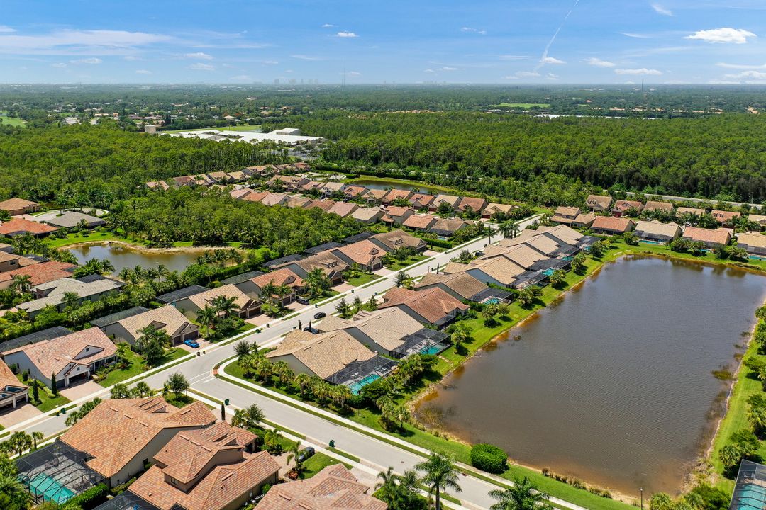 16284 Camden Lakes Cir, Naples, FL 34110