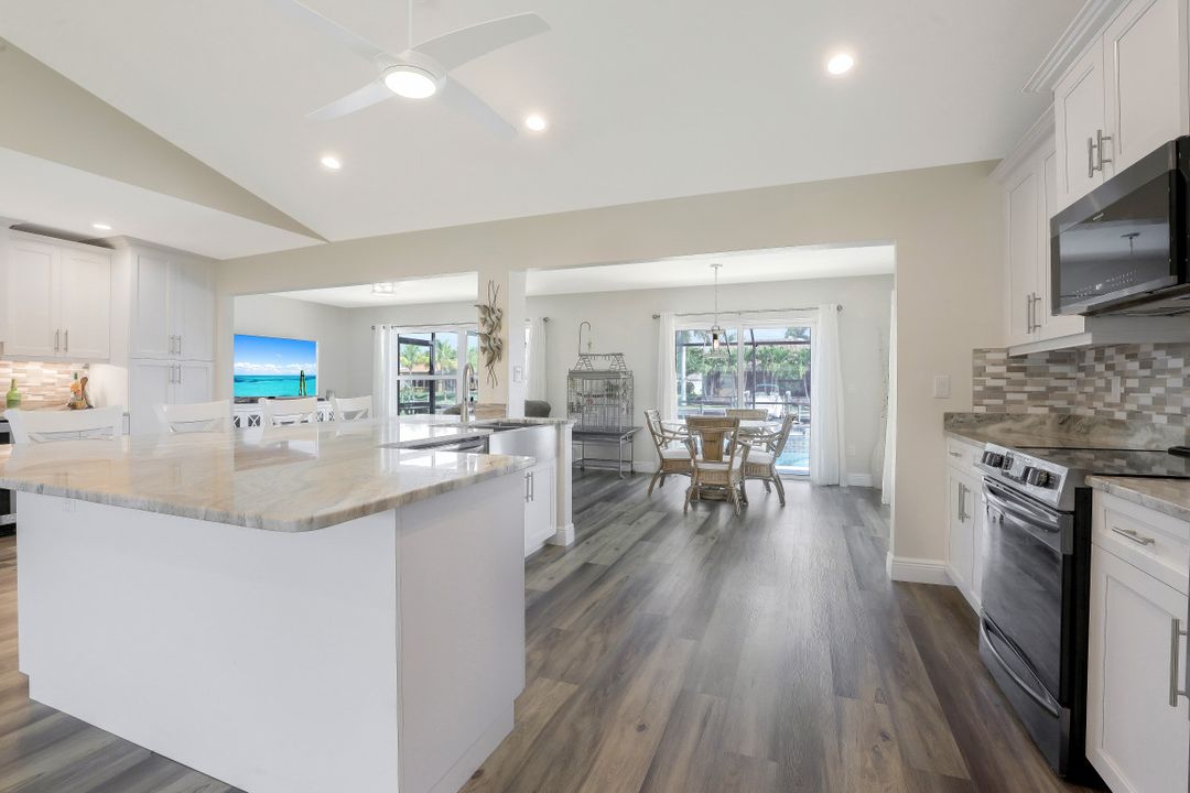 2307 SW 40th St, Cape Coral, FL 33914