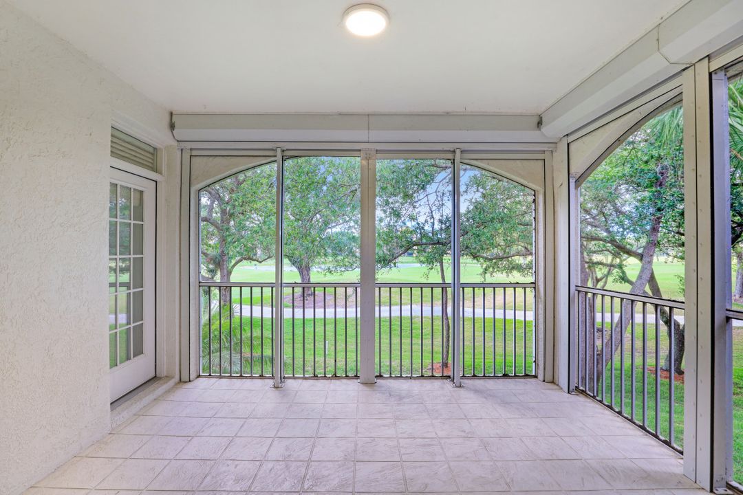 97 Silver Oaks Cir #2203, Naples, FL 34119