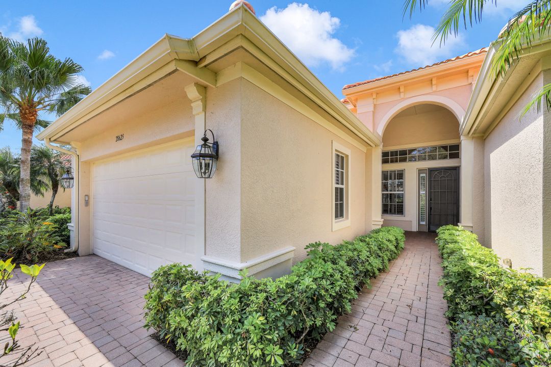 28625 Pienza Ct, Bonita Springs, FL 34135