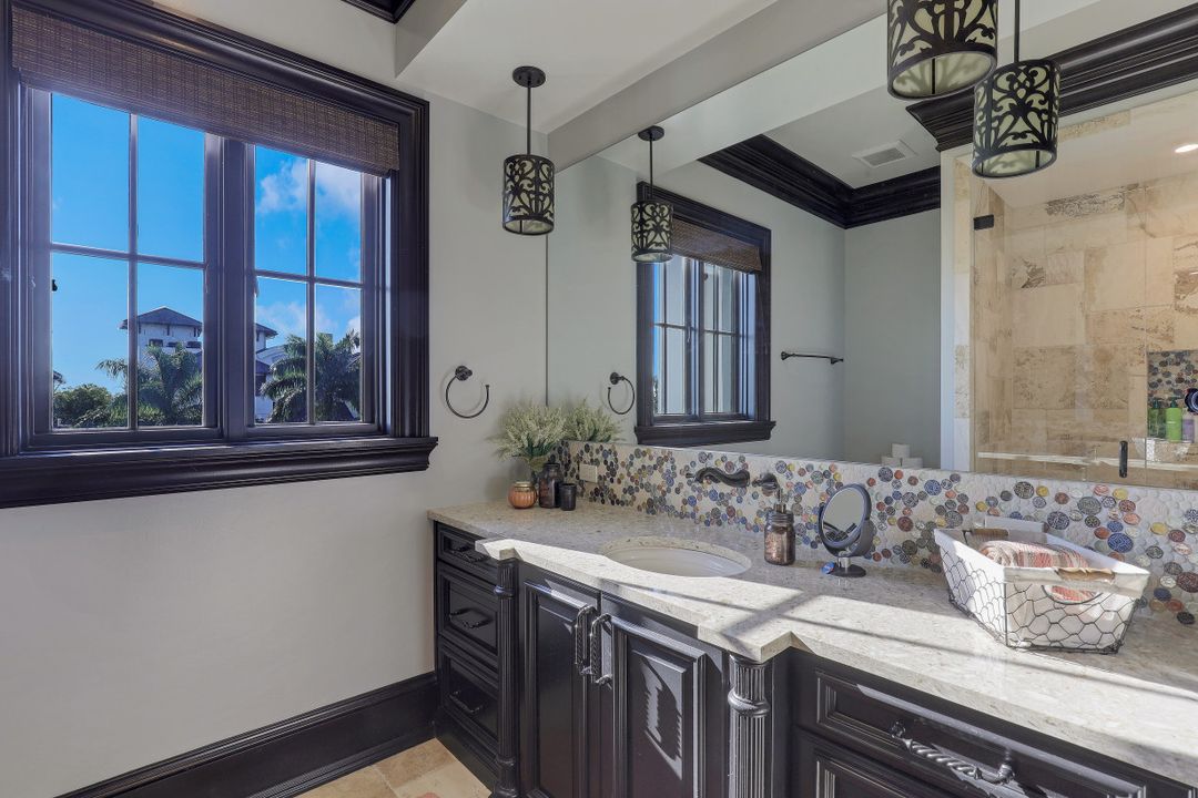 10080 Gulf Shore Dr, Naples, FL 34108