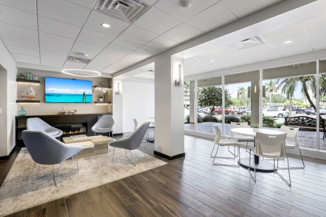 1 Bluebill Ave #306, Naples, FL 34108