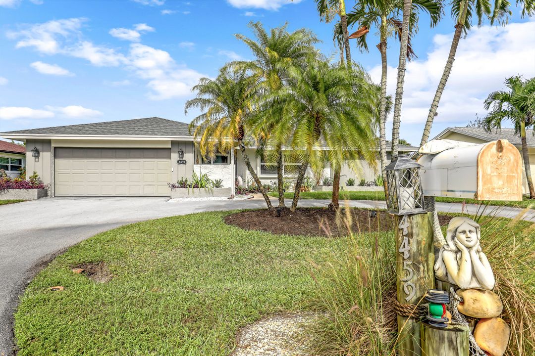 4459 Parrot Ave, Naples, FL 34104