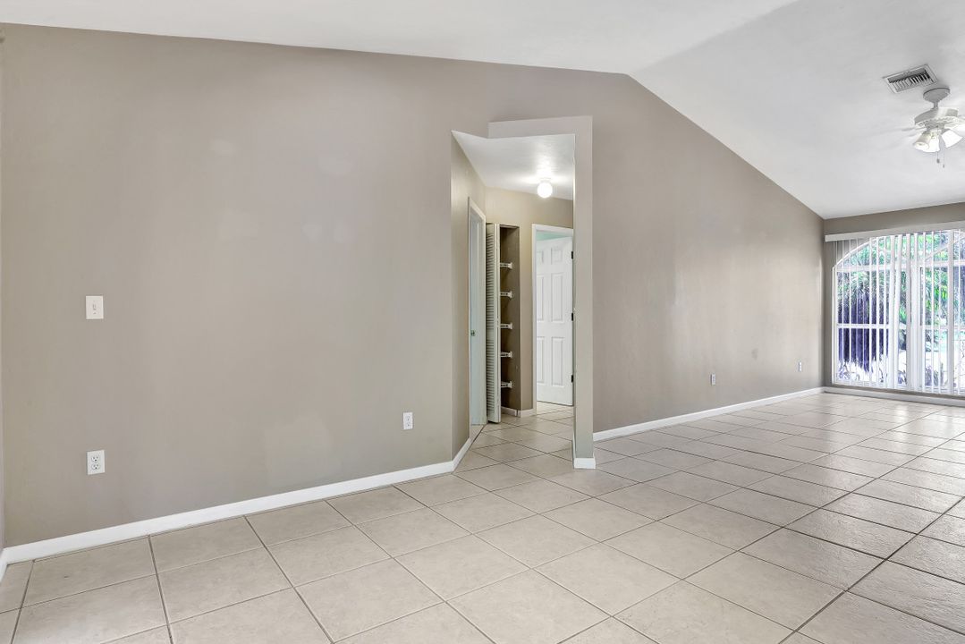 6581 Sable Ridge Ln, Naples, FL 34109