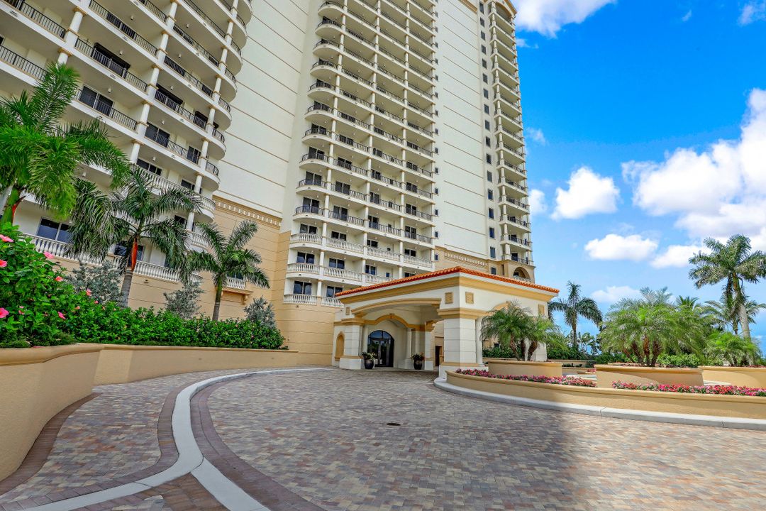 1050 Borghese Ln #804, Naples, FL 34114