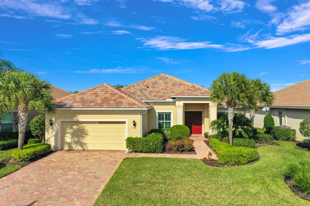 9319 Fieldstone Ln, Naples, FL 34120