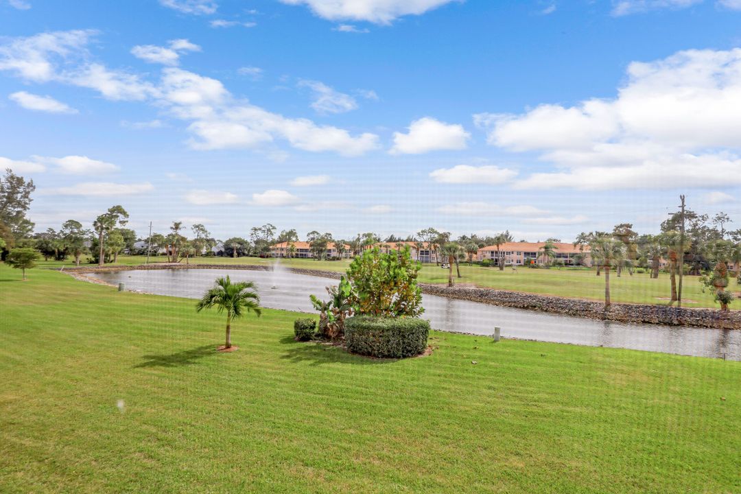 300 Forest Lakes Blvd #212, Naples, FL 34105