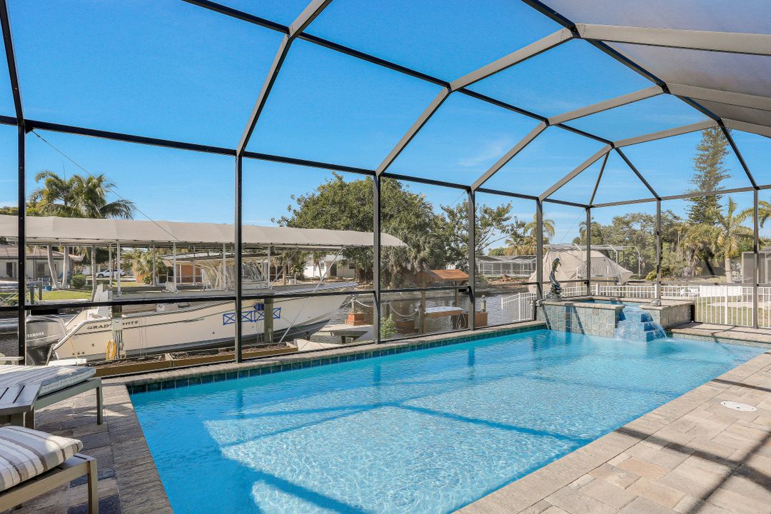 5314 Cortez Ct, Cape Coral, FL 33904