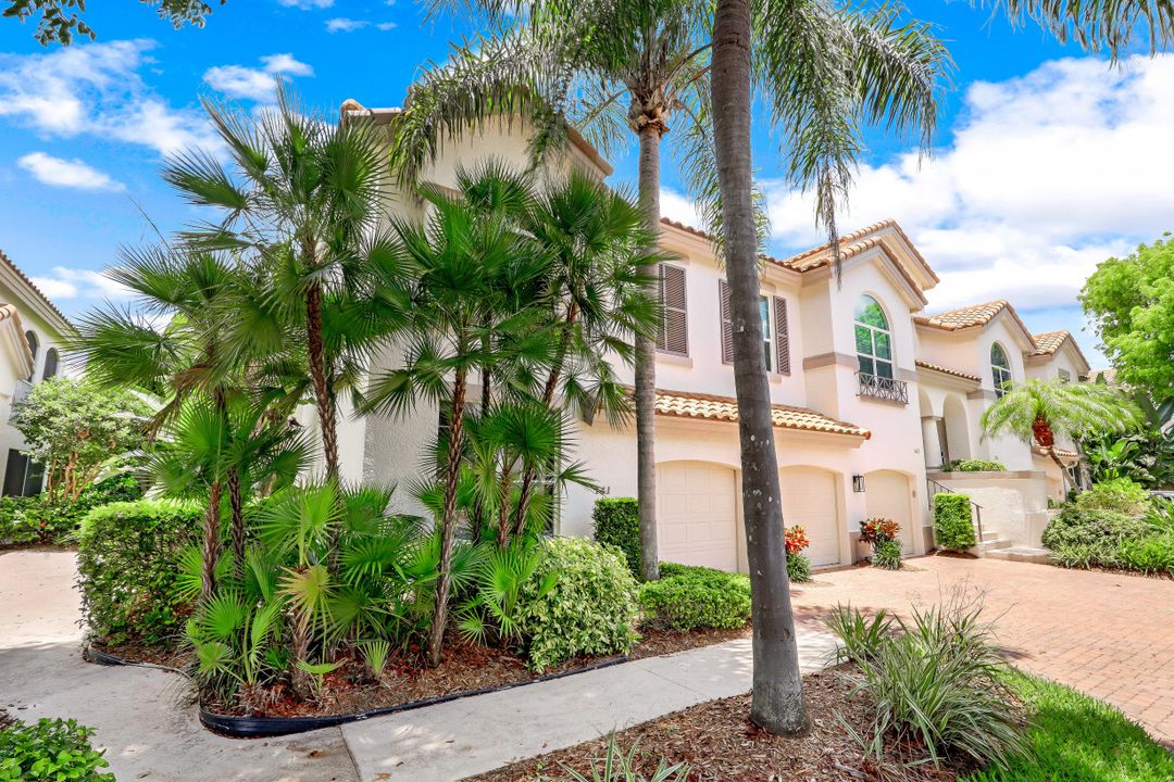 141 Colonade Cir #141, Naples, FL 34103
